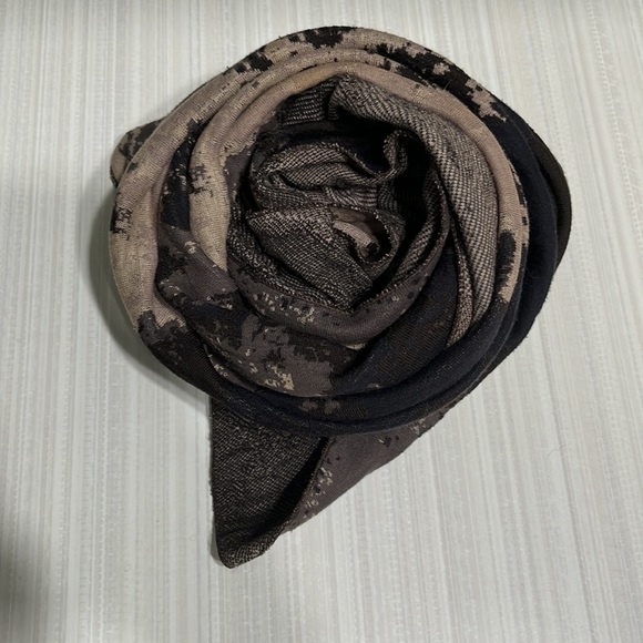 Anthropologie (Charlie & Robin) cardigan. - Picture 6 of 6